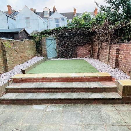 Newly Refurbished City Centre House With Parking Exeter Kültér fotó