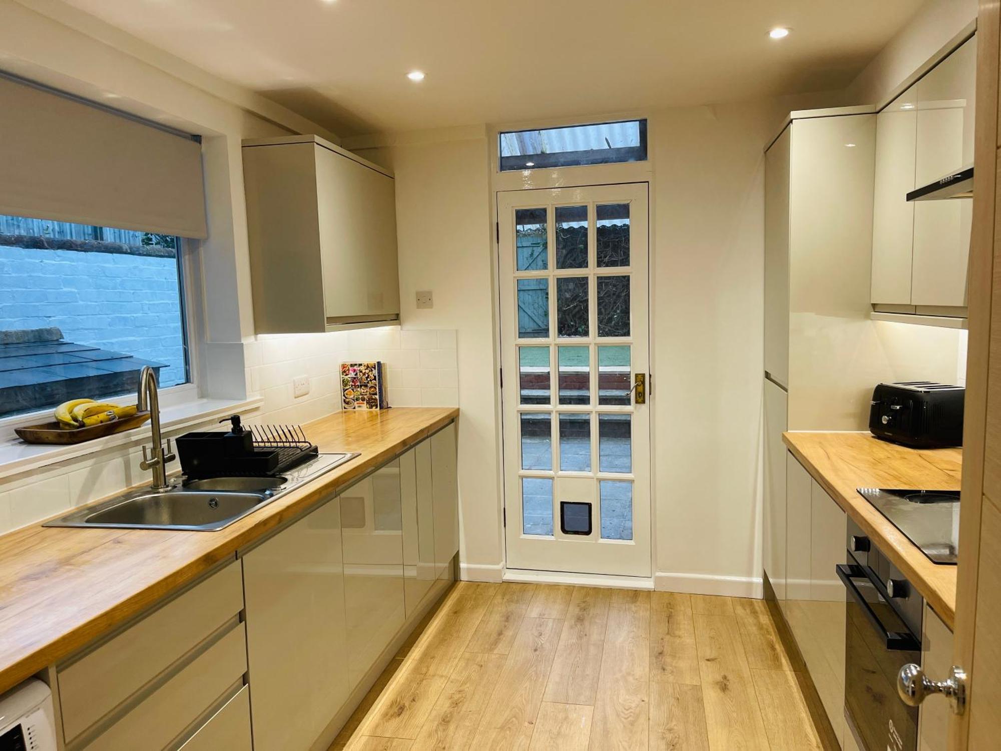 Newly Refurbished City Centre House With Parking Exeter Kültér fotó