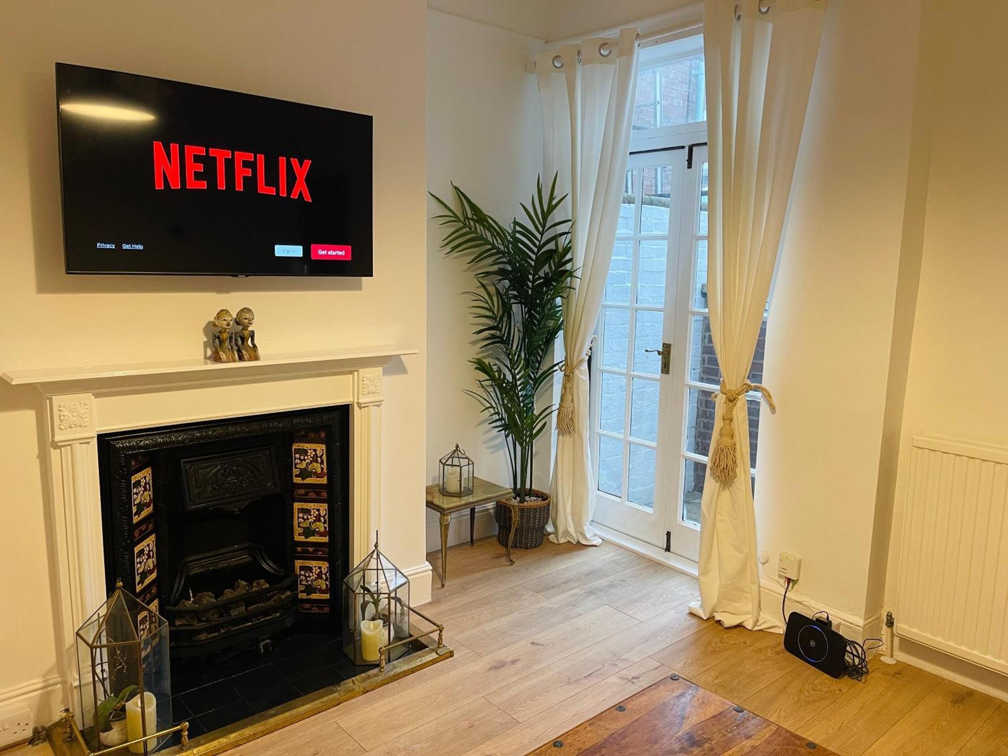 Newly Refurbished City Centre House With Parking Exeter Kültér fotó